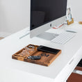 Laad de afbeelding in de Gallery-viewer, Ongrok Premium Natural Acacia Wood Tray | 9.5" x 9.5"
