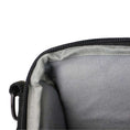 Laad de afbeelding in de Gallery-viewer, RYOT PRO-DUFFLE CARBON SERIES SMELL-PROOF BAG