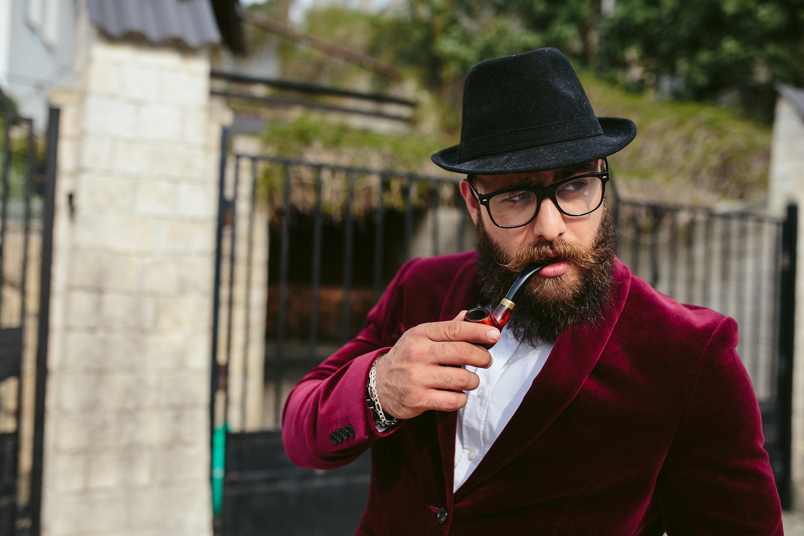 Ultimate Guide to Choosing the Perfect Pipe: Materials, Styles, and Functionality