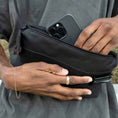 Laad de afbeelding in de Gallery-viewer, Citizen Hyde Lockable, Odor Resistant Belt Bag, The Marley
