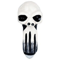 Laad de afbeelding in de Gallery-viewer, Punisher Skull Enamel on Glass Hand Pipe
