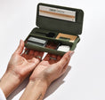 Cargar la imagen en la vista de la galería, Tobox Green All-In-One Pocket Size Smell-Proof Stash Box Rolling Kit
