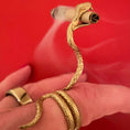 Cargar la imagen en la vista de la galería, Snake in the Grass Joint Holder Ring
